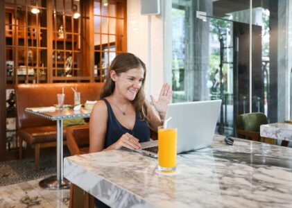 Cross-Cultural Politeness: Online Etiquette Training for the Global Professional